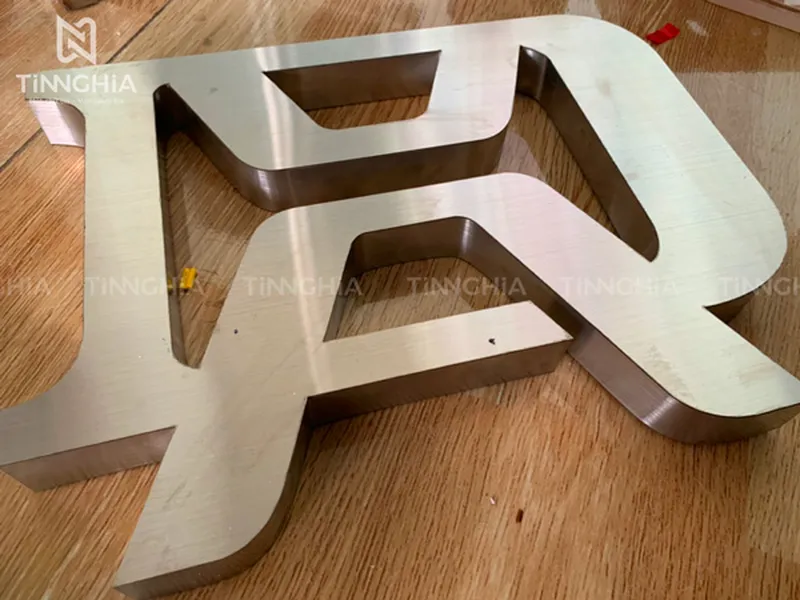 THI CÔNG CHỮ NỔI INOX - MICA TẠI DĨ AN