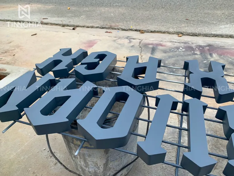 THI CÔNG CHỮ NỔI INOX - MICA TẠI THUẬN AN