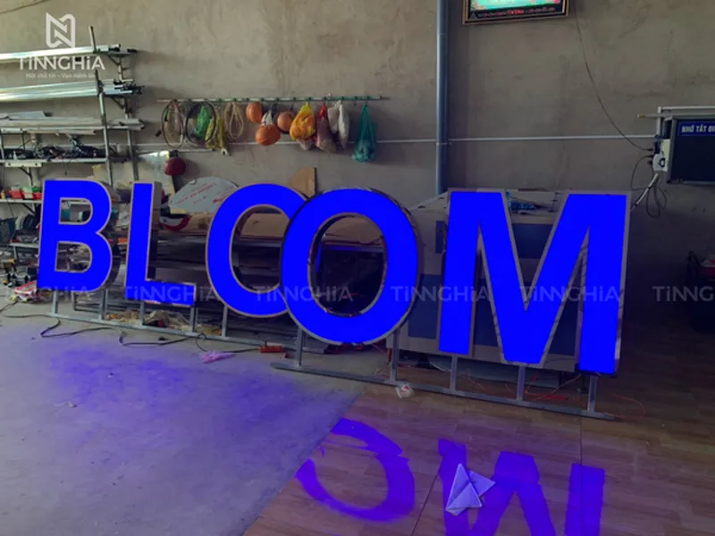 THI CÔNG CHỮ NỔI MICA INOX TẠI BÌNH DƯƠNG