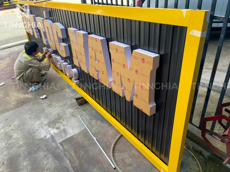 THIẾT KẾ BIỂN HIỆU TÔN THUẬN AN | BIỂN TÔN PHẲNG, BIỂN TÔN SÓNG GIÁ RẺ