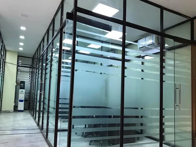 LÀM VÁCH NGĂN VĂN PHÒNG NHÔM XINGFA BÌNH DƯƠNG