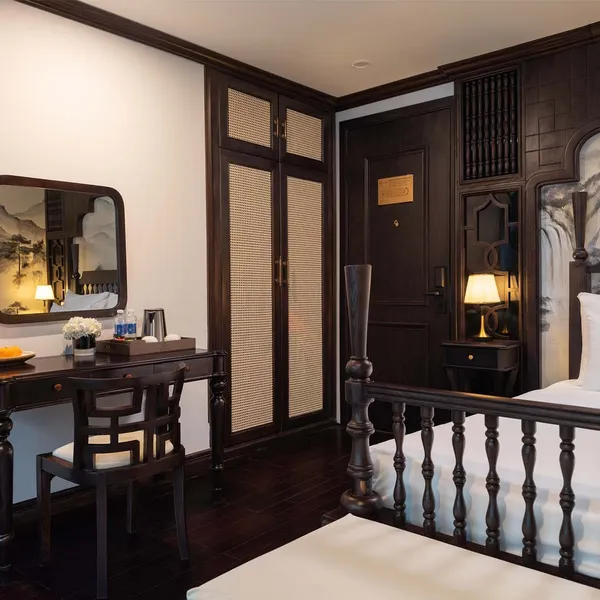 VENUS SENIOR - PRIVATE JACUZZI & BALCONY