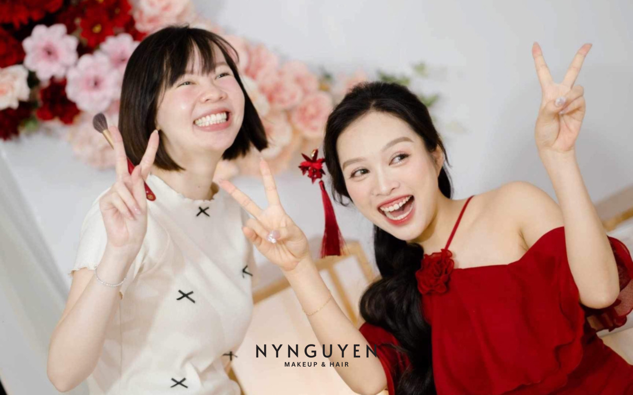 NyNguyen Makeup vui vẻ chụp ảnh phóng sự cùng cô dâu NyNguyen Makeup vui vẻ chụp ảnh phóng sự cùng cô dâu