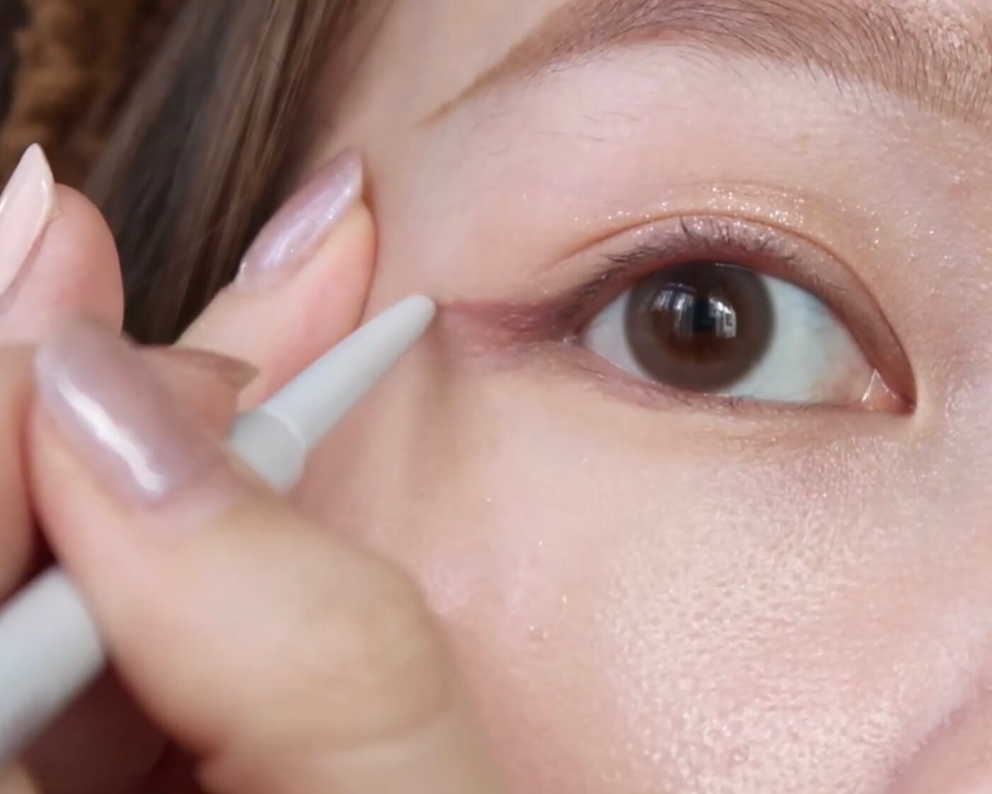 Lông mày tự nhiên nhẹ nhàng giúp gương mặt thêm mềm mại Lông mày tự nhiên nhẹ nhàng giúp gương mặt thêm mềm mại