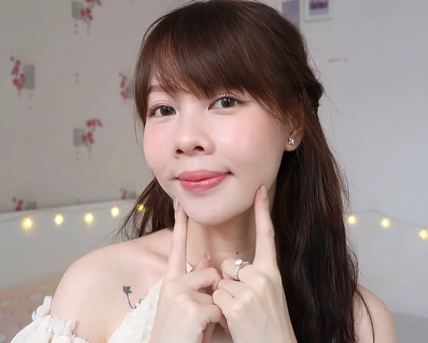 Makeup look phong cách Clean Girl tươi tắn và cực kỳ nhẹ nhàng thanh lịch Makeup look phong cách Clean Girl tươi tắn và cực kỳ nhẹ nhàng thanh lịch