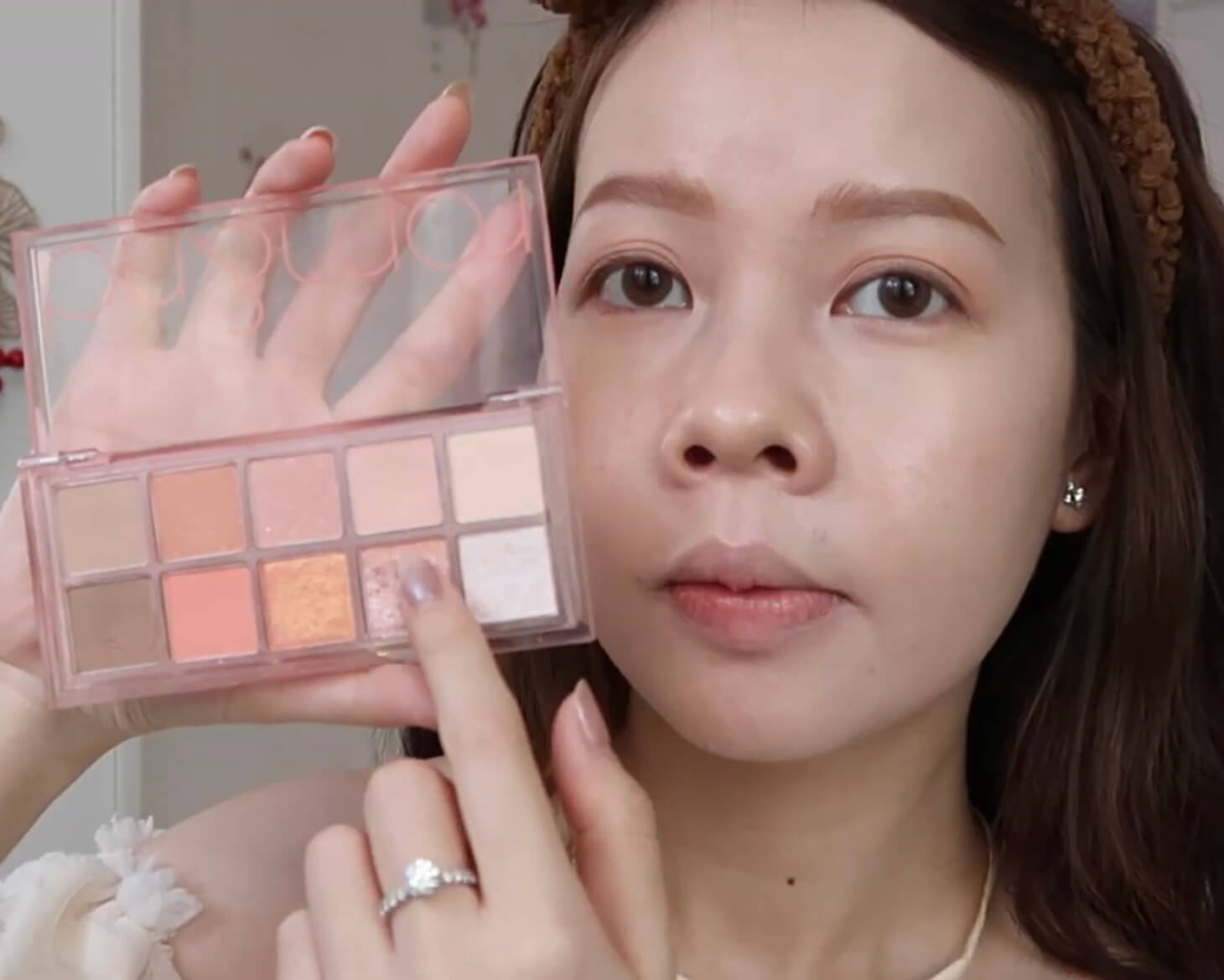 Màu cam đào giúp tạo hiệu ứng tự nhiên nhưng vẫn sáng bừng sức sống Màu cam đào giúp tạo hiệu ứng tự nhiên nhưng vẫn sáng bừng sức sống