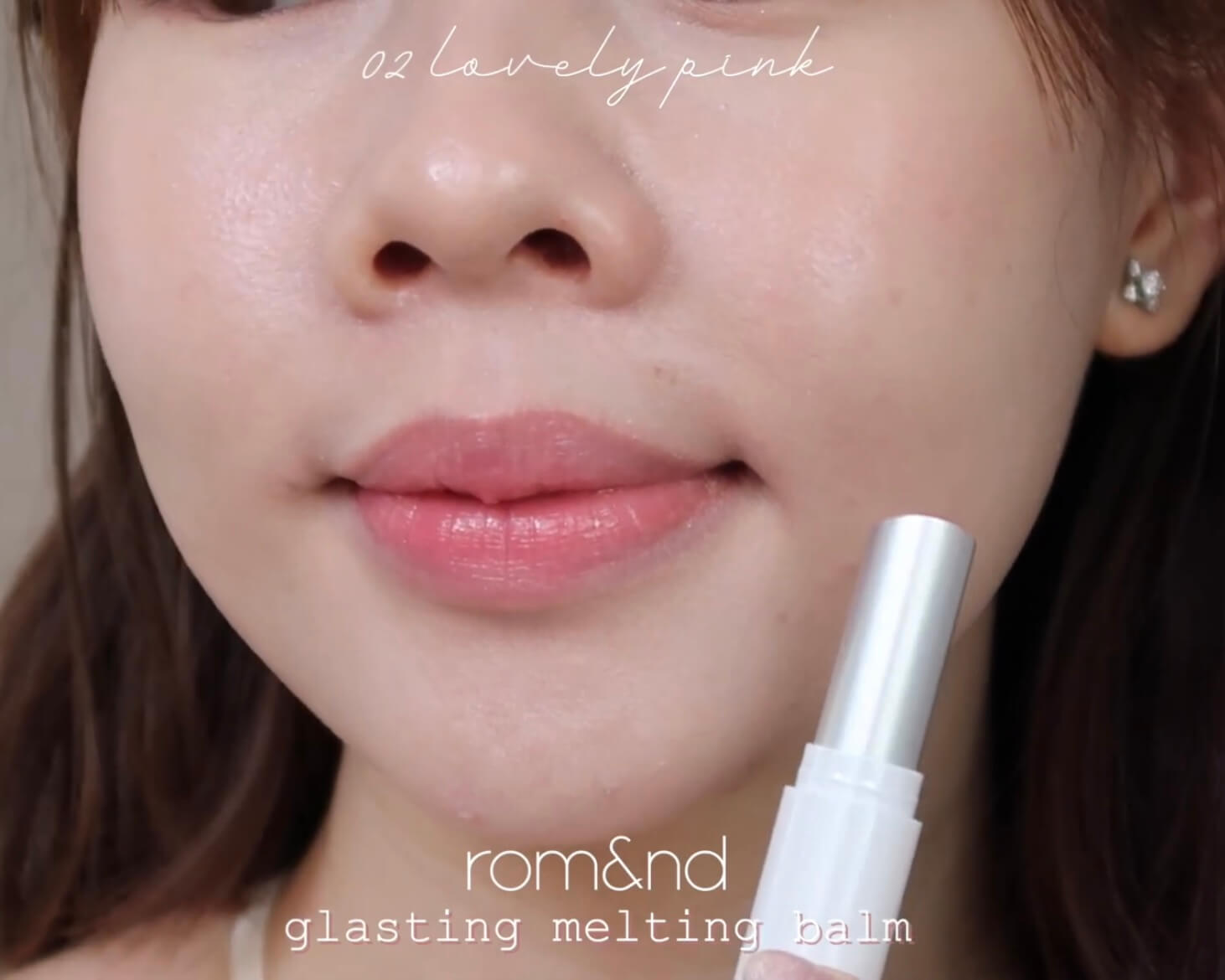 Son dưỡng Romand Glasting Melting Balm giữ ẩm tốt giúp đôi môi luôn mềm mại và quyến rũ Son dưỡng Romand Glasting Melting Balm giữ ẩm tốt giúp đôi môi luôn mềm mại và quyến rũ
