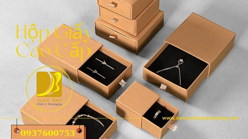Hộp giấy mềm đựng quà: Sang trọng và tiết kiệm chi phí