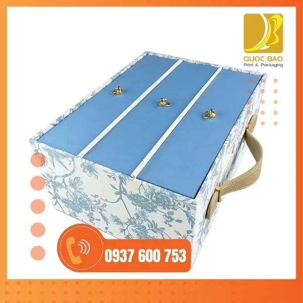 In hộp giấy cứng giúp hộp Trung Thu cao cấp trở nên sang trọng, đẳng cấp