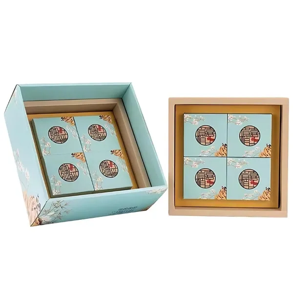 In hộp giấy cứng giúp hộp Trung Thu cao cấp trở nên sang trọng, đẳng cấp