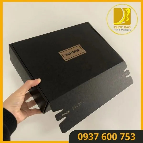 Giải pháp đóng gói quà tặng sang trọng, ấn tượng với Hộp carton đựng quà