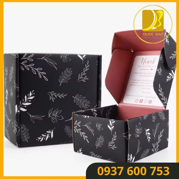 Hộp giấy carton đóng hàng thân thiện với môi trường: Sử dụng nguyên liệu tái chế.
