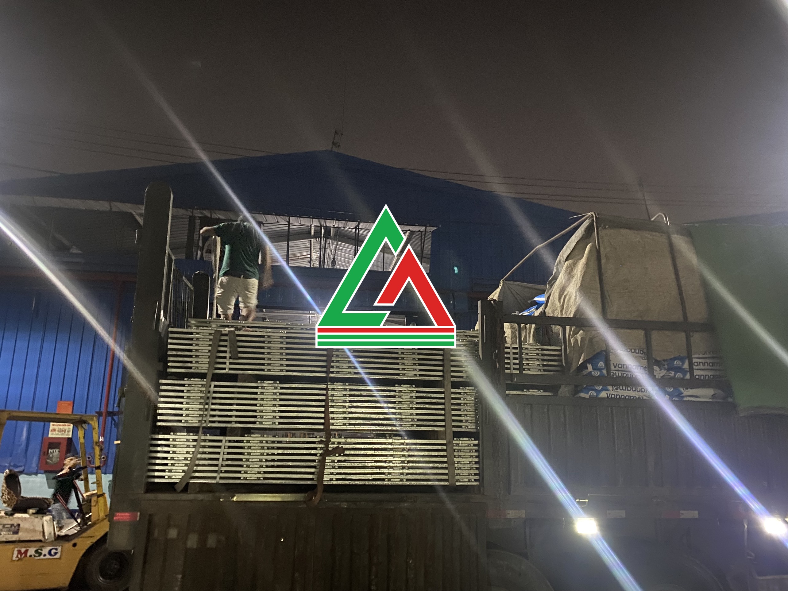 Tấm thép đệm ray Tấm thép đệm ray