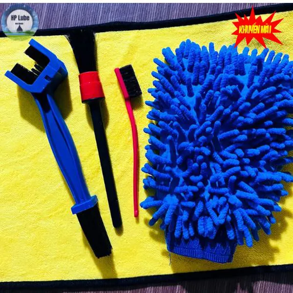 Combo dụng cụ rửa xe, sên gồm Khăn, Cọ Rửa Xe, Bao Tay, bàn chải