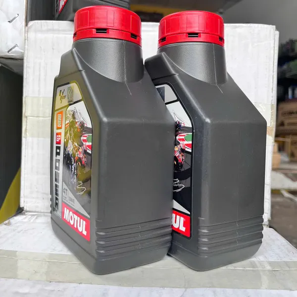 Nhớt Motul GP Power 4T 10W40 0.8L dành cho xe số, tay côn