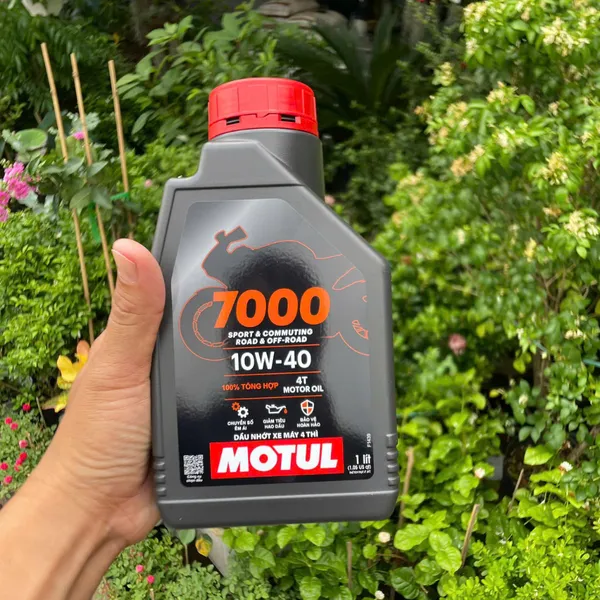 Nhớt Motul  7000 (H-Tech 100 4T 10W40) Mẫu Mới Cao Cấp Cho Mọi loại xe số, xe côn tay, PKL dung tích 1L