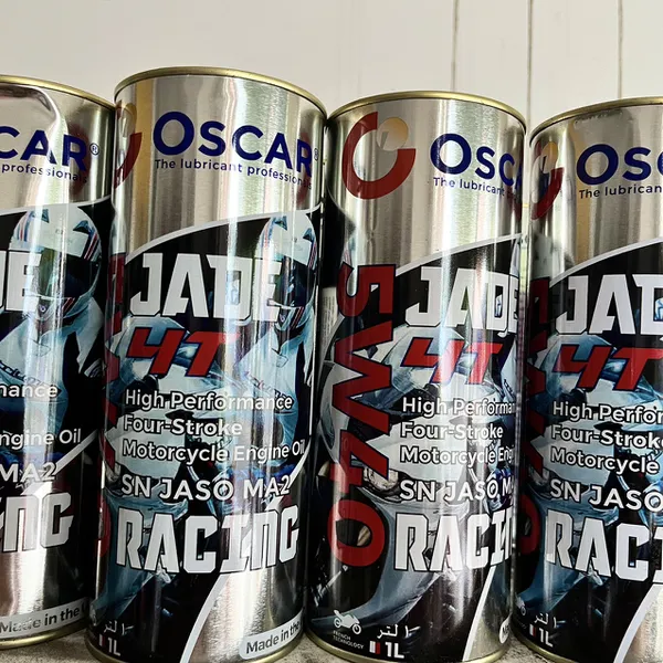 Nhớt Oscar Jade 4T Racing 5W40 Lon 1 lít nguyên Full Tổng Hợp Cho Xe Số, Côn tay, PKL - Nhập khẩu UAE