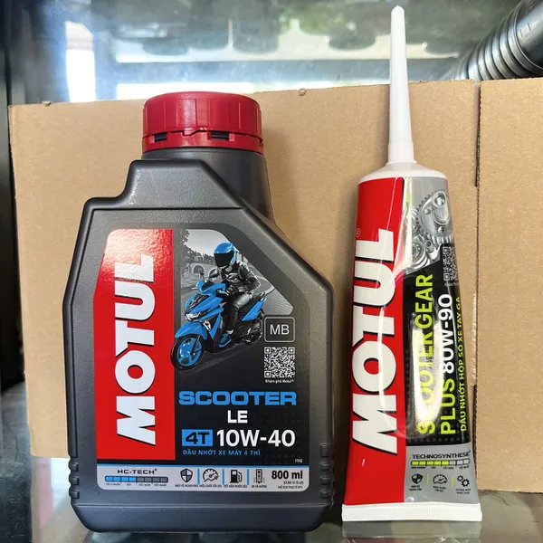 Nhớt Motul Xe Tay Ga Motul Scooter LE 4T 10W40 800ml Màu Xanh Dương Chính Hãng Nhập Khẩu
