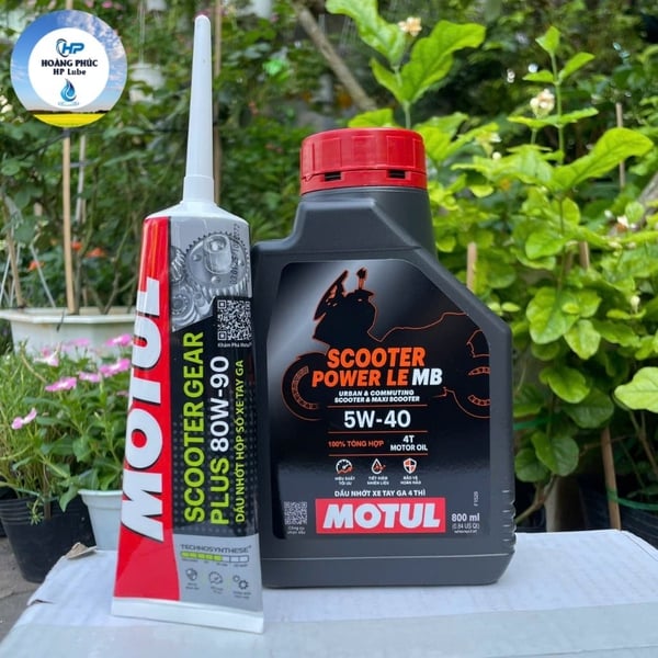Mua Sỉ Thùng 12 Chai Nhớt Xe Tay Ga Motul Scooter Power LE 5W40 0.8L.