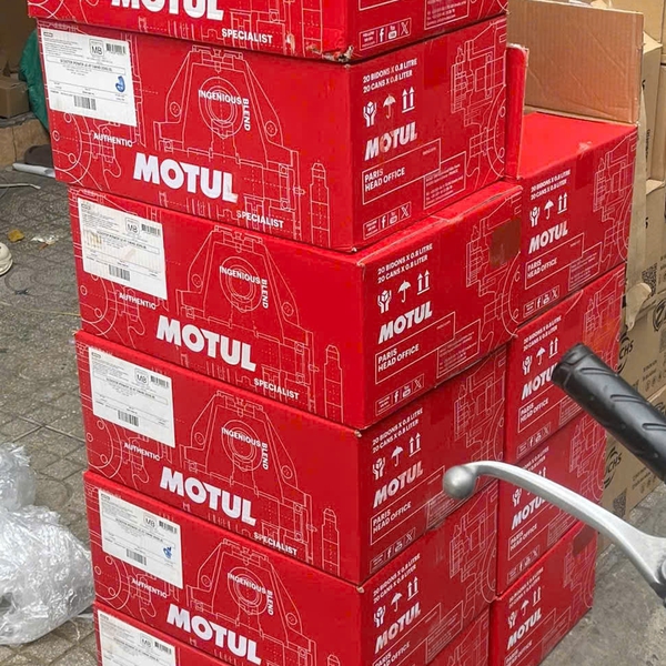 Mua Sỉ Thùng Dầu Nhớt Motul GP Power 4T 10W40 0.8L dành cho xe số, tay côn. 