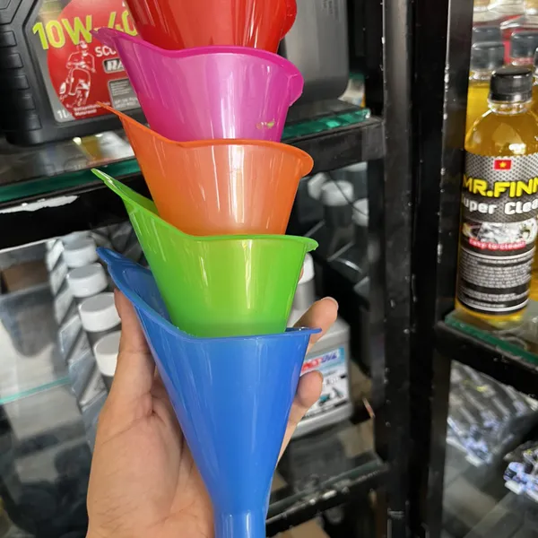 Phễu Rót Nhớt