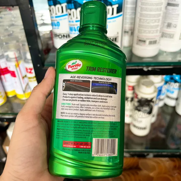Chai Phục Hồi Nhựa Nhám Xe Máy Turtle Wax Trim Restorer 296ml