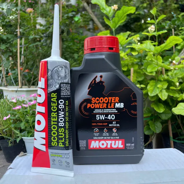 Nhớt Xe Tay Ga Motul Scooter Power LE 5W40 0.8L Kèm Nhớt Lap Motul 120ml Chính Hãng Cao Cấp
