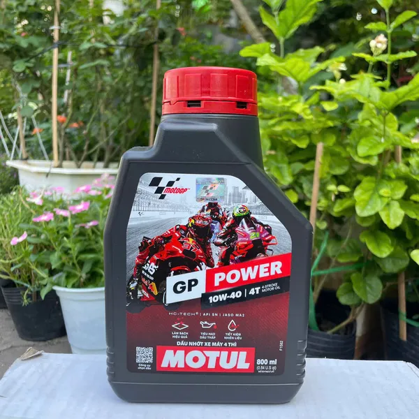 Nhớt Motul GP Power 4T 10W40 0.8L dành cho xe số, tay côn