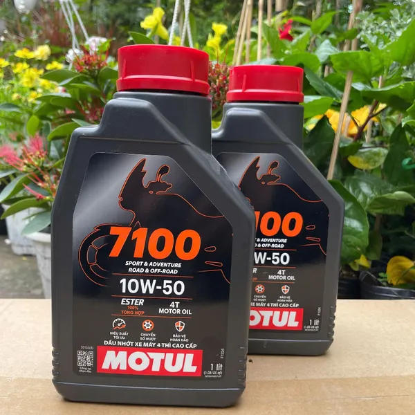 Nhớt Motul 7100 10w50 4T 1L (Xe Số, Mô Tô)