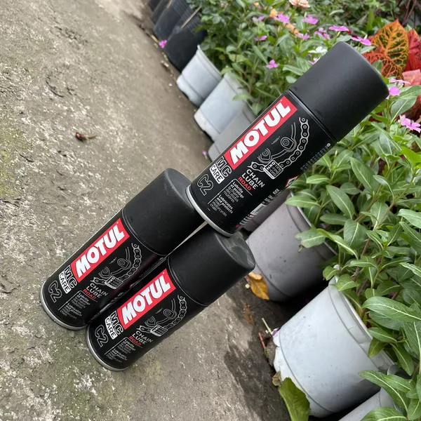 Chai Xịt Dưỡng Sên - Xích Motul C4 Factory Line 400ml