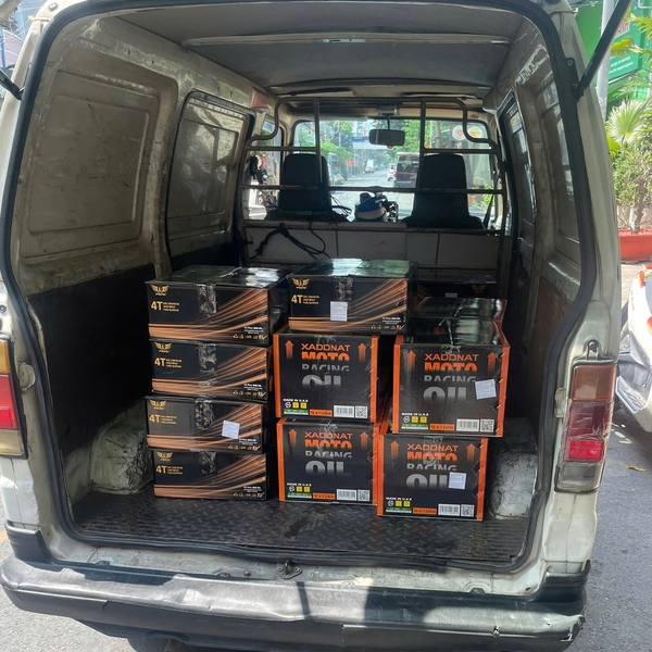 Mua Sỉ Thùng Nhớt XADONAT Racing 10W40 Full Tổng Hợp Nhập Khẩu UAE Cho Xe Số 1L. 