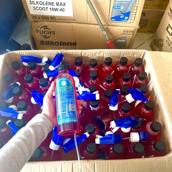 Mua Sỉ Thùng Tẩy Rỉ Sét, Rửa Lốc Máy Không Chạm HP Lube 500ml. 