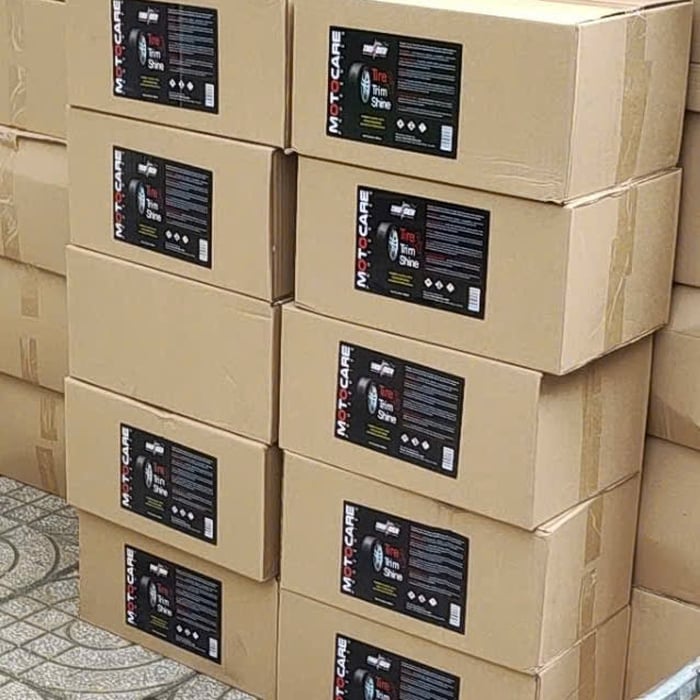 Mua Sỉ Thùng 24 Chai Xịt Phục Hồi Nhựa Nhám, Nhựa đen, Dưỡng Đen Làm Mới Nhựa Nhám Thunder 400ml.