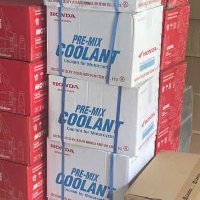 Mua Sỉ Thùng 12 Chai Nước Làm Mát Honda Pre-mix Coolant 1L Chính Hãng Mẫu Mới