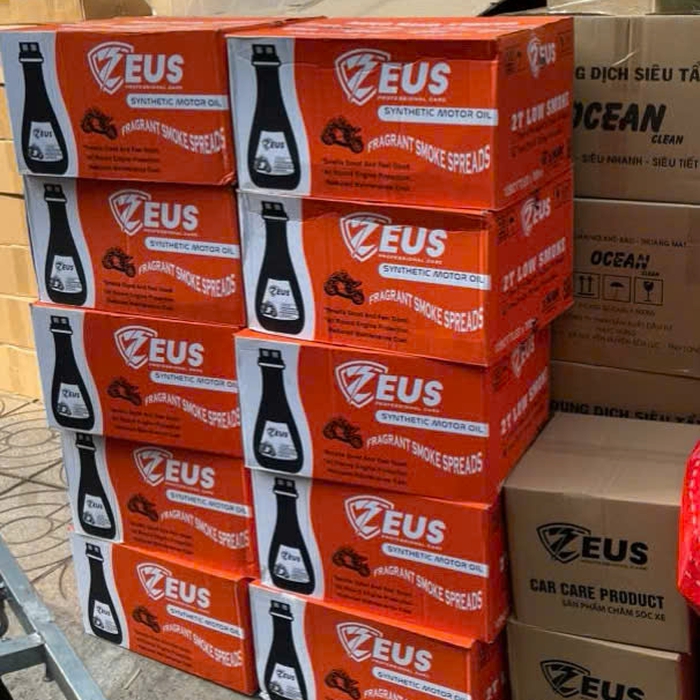 Mua Sỉ Thùng 12 Chai Nhớt 2 Thì Zeus 2T Racing 700ML Màu Cam Cho Xe 2 Thì