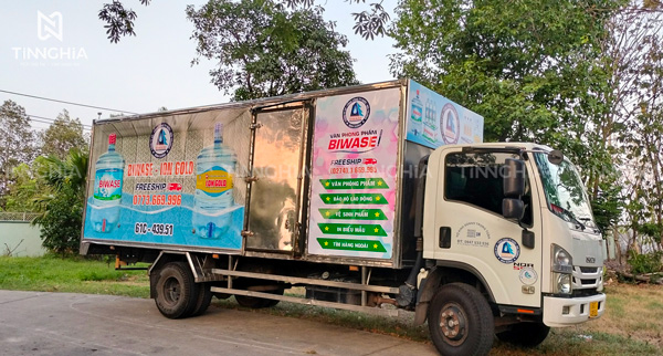 In decal dán quảng cáo trên xe Bình Dương