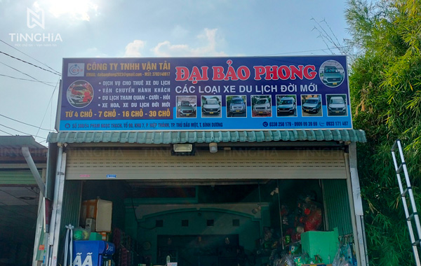 Làm Bảng Hiệu Tôn: Vật Liệu Bền Bỉ Cho Bảng Hiệu Ngoài Trời