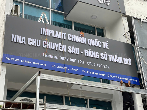THI CÔNG BẢNG HIỆU BÀU BÀNG