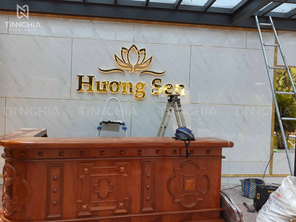 Những Mẫu Chữ Nổi Đèn LED Ánh Sáng Thu Hút