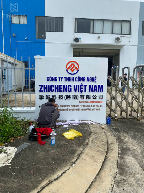 Làm Bảng Hiệu Công Ty Phú Giáo