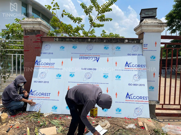 BẢNG HIỆU ỐP ALU BÀU BÀNG