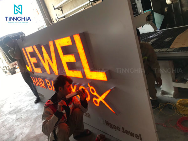 LÀM BẢNG QUẢNG CÁO BÀU BÀNG