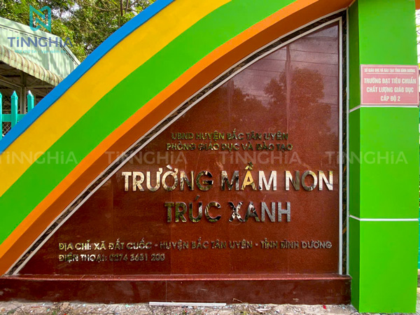 Thi công gắn biển hiệu chữ inox nổi cho trường học các cấp ở Bình Dương