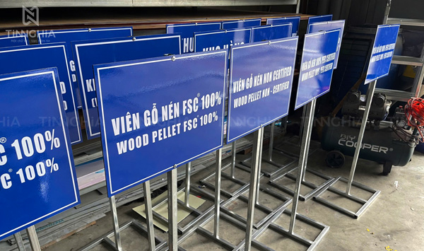 Làm biển báo chỉ dẫn bằng alu dán decal