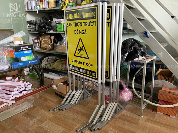 Làm biển báo công trường Bình Dương đặt cảnh báo an toàn người lao động, người dân