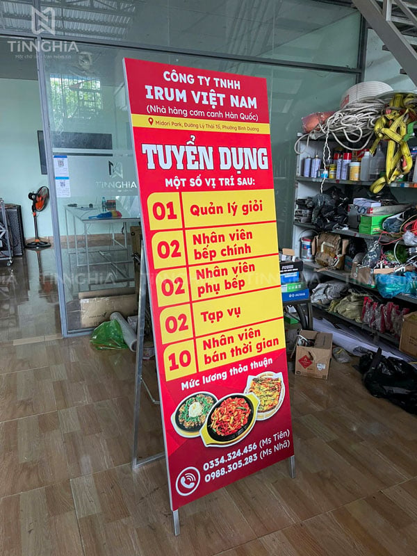 Mẫu Standee Quảng Cáo Đẹp Thu Hút