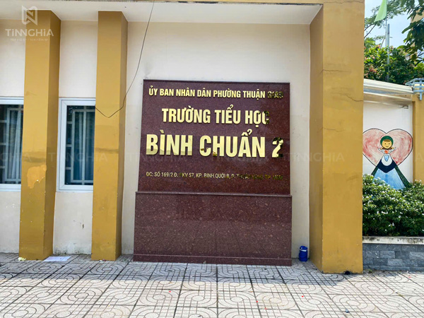 Làm biển hiệu chữ nổi inox vàng gương trường học Bình Chuẩn 2 Thuận An