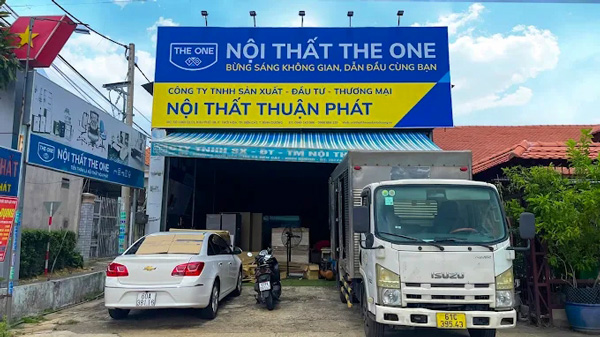 Bảng hiệu khung sắt căng bạt cho công ty nội thất