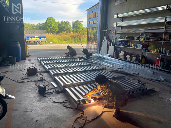 Cách Tăng Độ Bền Cho Bảng Hiệu Ngoài Trời