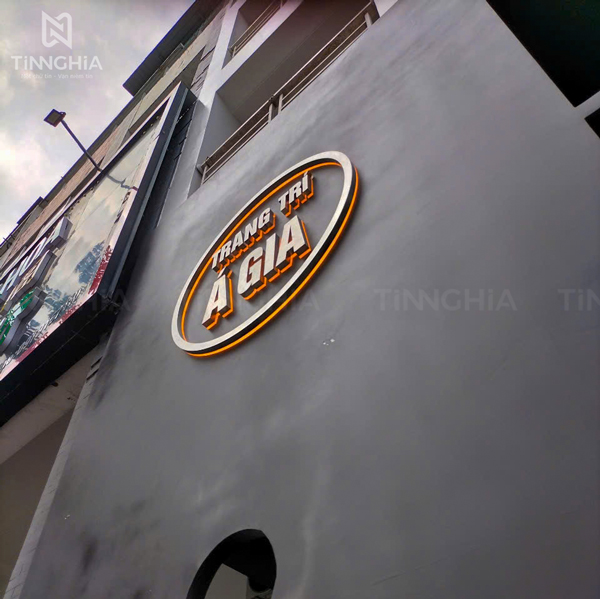 Chữ inox trắng xước chân mica cháo LED sáng chân (Khách hàng: Công ty trang trí Á Gia)